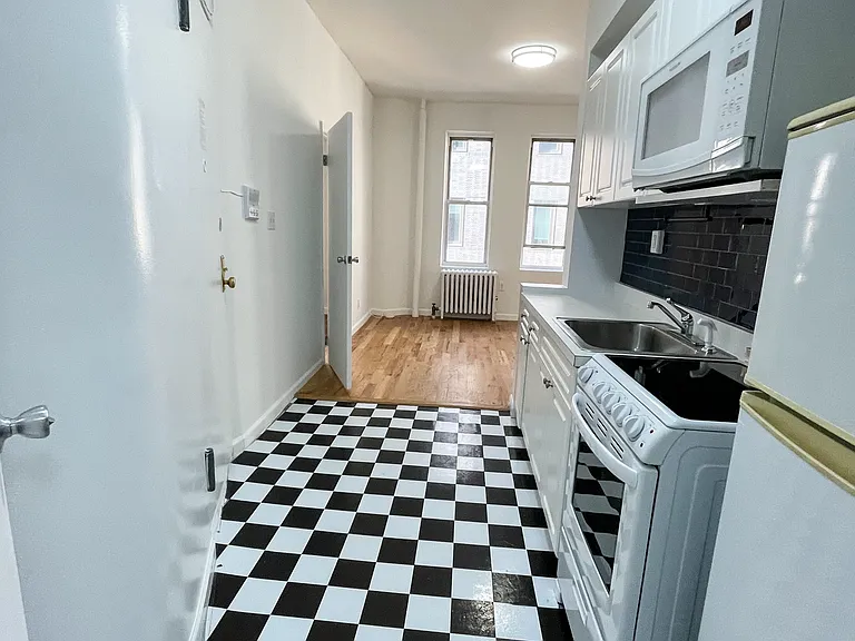 234 Thompson St #17 — Photo 1