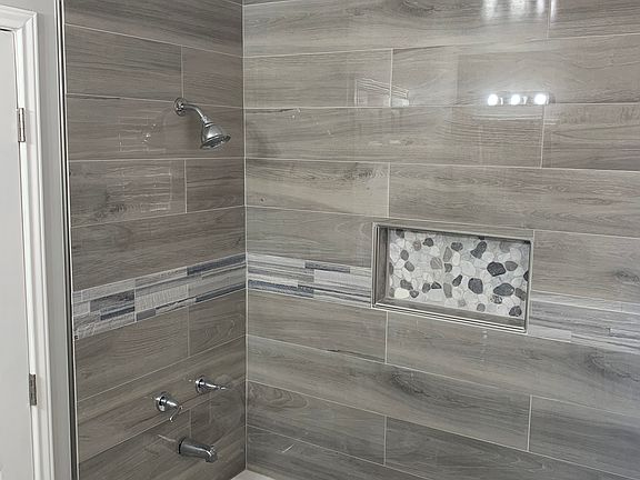 5th image of 16812 Avenue B #1