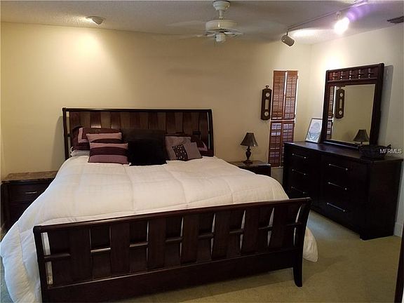 3rd image of 3193 Oak View Dr
