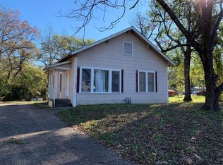 1004 Sycamore St, Mineola, TX 75773