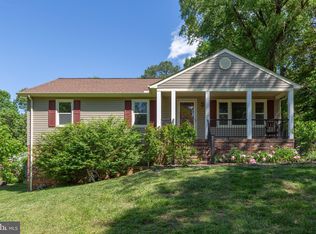 910 Ficklen Rd, Fredericksburg, VA 22405