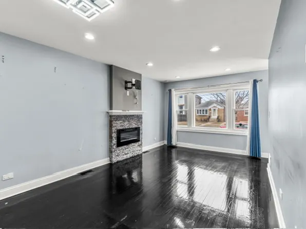 5205 S Luna Ave, Chicago, IL 60638