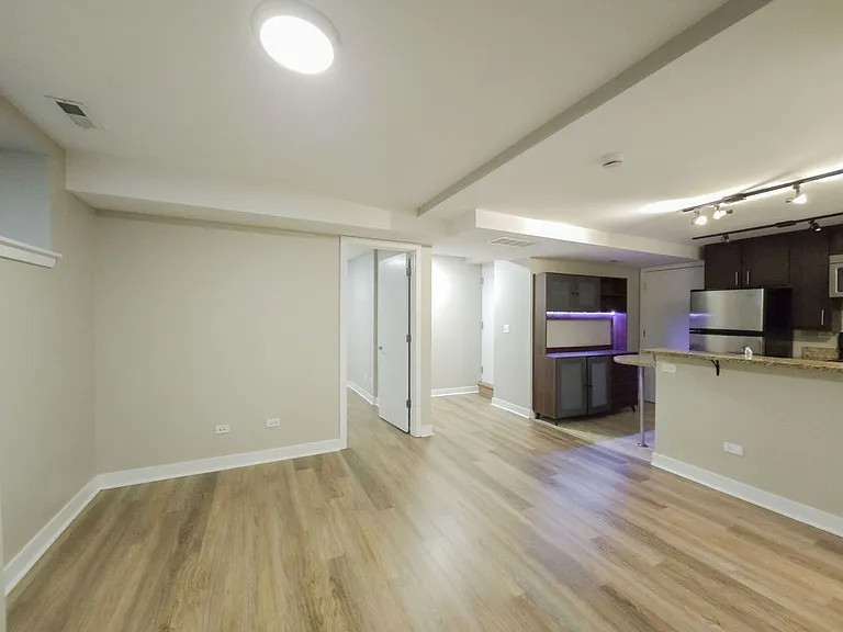 1900 N Lincoln Ave — Photo 13