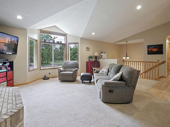 2nd image of 36045 Falcon Ave