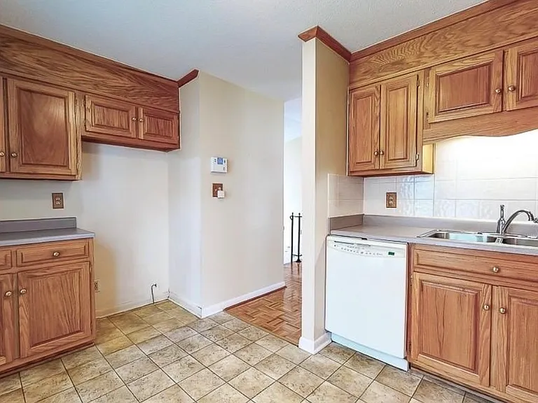 128 Deerfield Dr — Photo 8