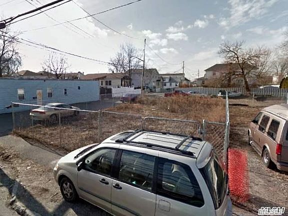 5th image of 16410 104th St
