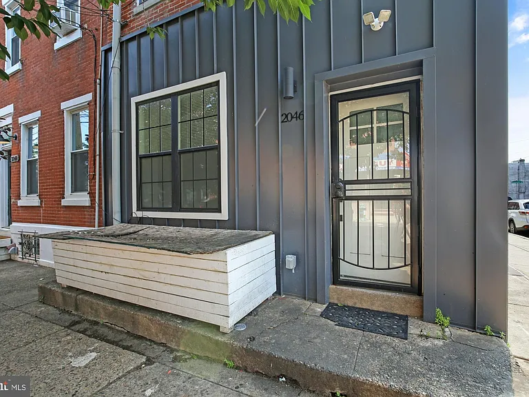 2046 E Huntingdon St #3R — Photo 12