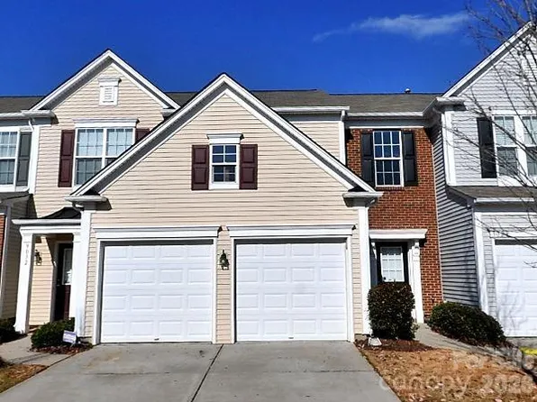 9032 Bishop Crest Ln, Charlotte, NC 28277