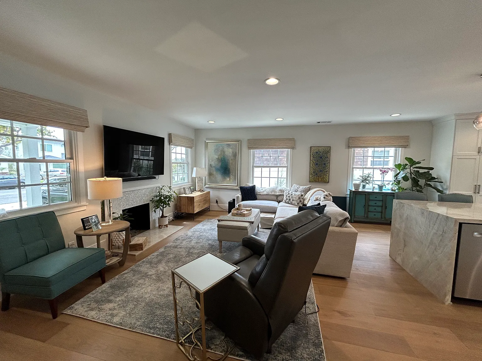 1226 S Helberta Ave — Photo 2