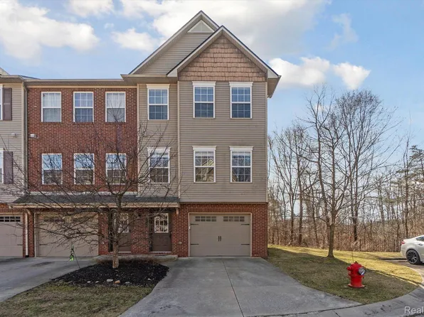 1616 Red Hickory Ct, Howell, MI 48855