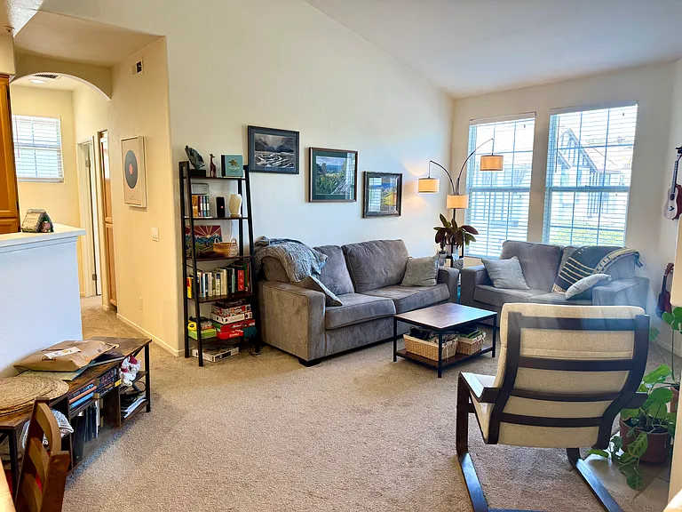 402 Bay Berry Pl — Photo 5