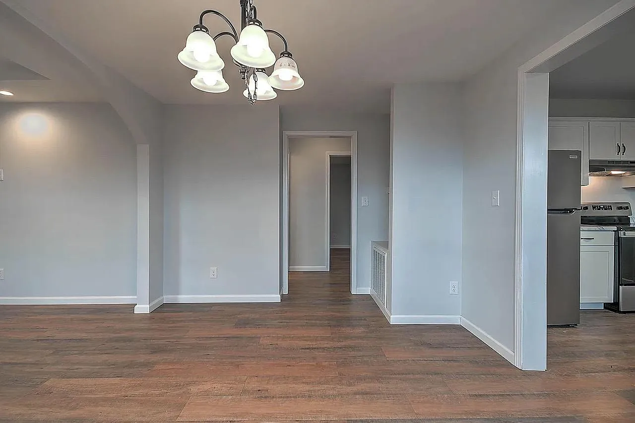 3 bed, 1400 sqft, $1,950 — Photo 4