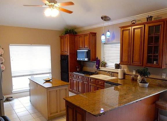 3rd image of 9 Ramblewood Dr
