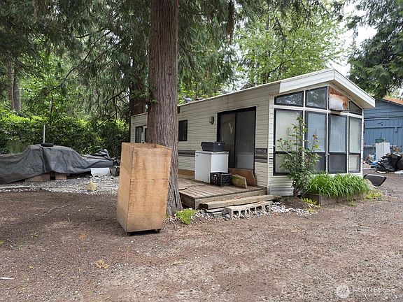 3rd image of 19102 Division Avenue NE