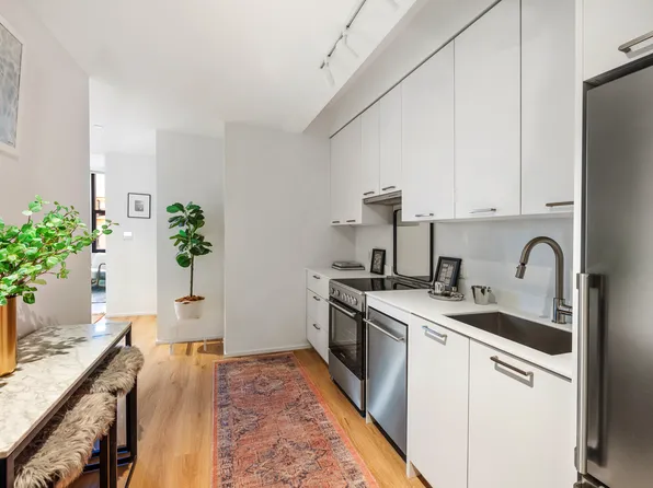 955 Sterling Place image 11 of 12