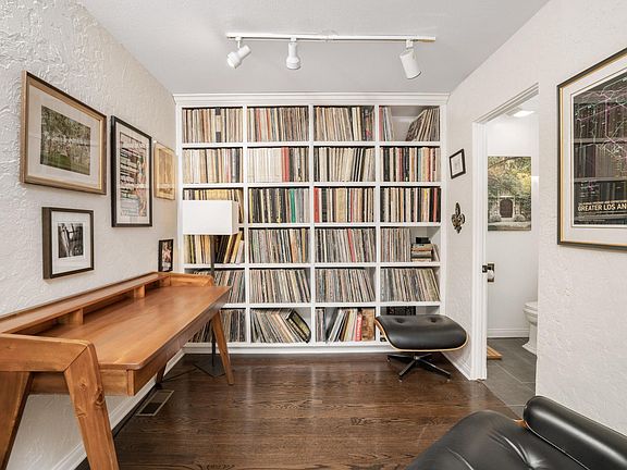 4th image of 2640 Bronholly Dr