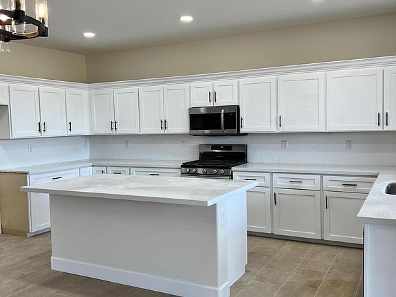 3rd image of 3811 N Fallon Ct