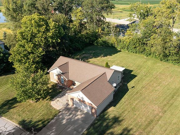 2nd image of 404 Chimney Rock Dr