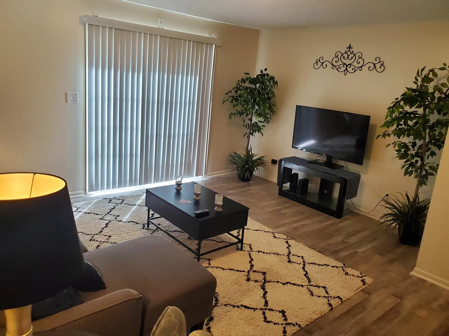 2 bed, 1.5 bath, 1500 sqft, $1,500 — Photo 3