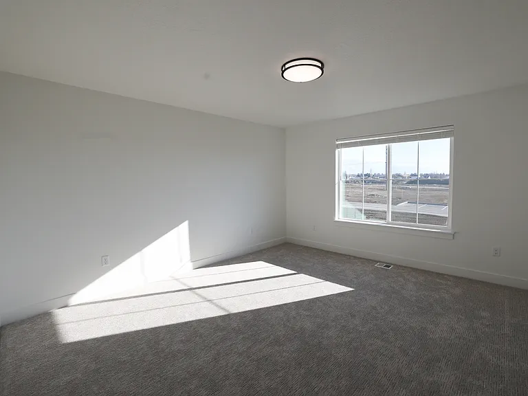 271 W 690 N #1 — Photo 3