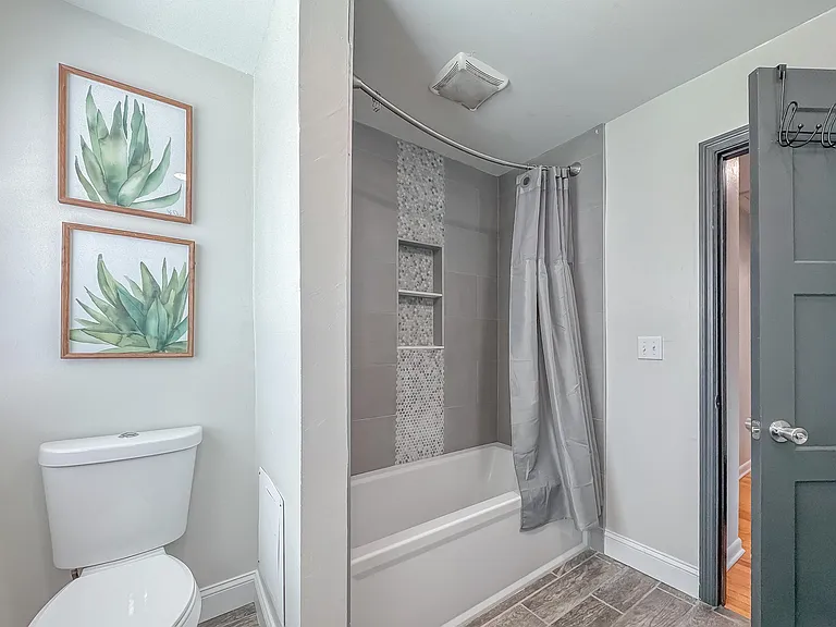 1044 Seminole Dr — Photo 18