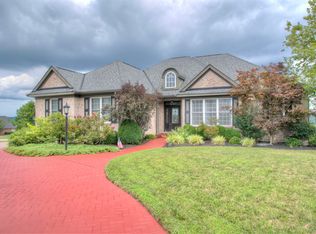 1735 Grandview Dr, Hebron, KY 41048