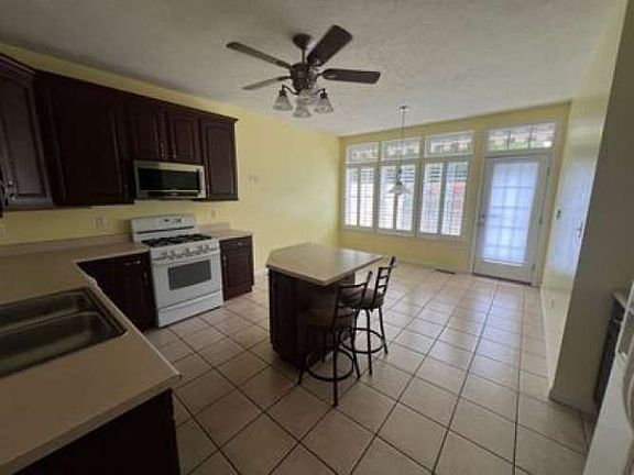 5th image of 467 Eton Dr