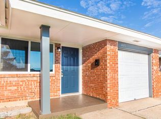 405 Rock Pl, Moore, OK 73160