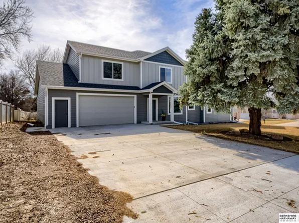 1163 W 12th St, Wahoo, NE 68066