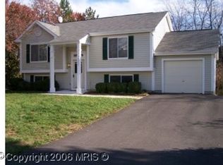 3852 Beech Down Dr, Chantilly, VA 20151