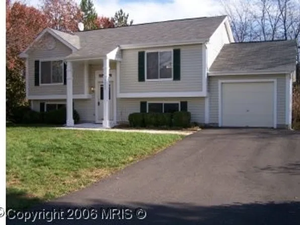 3852 Beech Down Dr, Chantilly, VA 20151