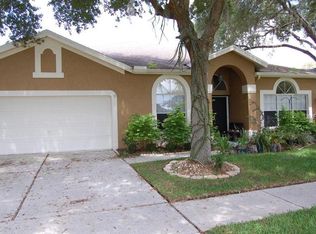 9613 Regents Park Dr, Tampa, FL 33647