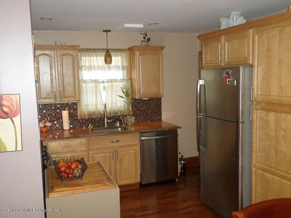 5th image of 30 Montell St