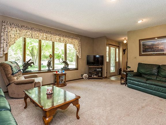 3rd image of 20300 Enfield Ct N