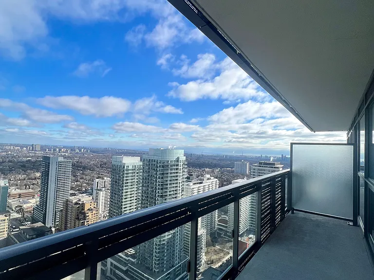 39 Roehampton Ave #3802 — Photo 16