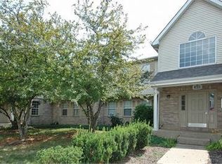 300 Village Creek Dr UNIT 1A, Lake In the Hills, IL 60156