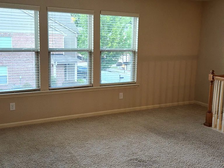 3909 Brockenhurst Dr — Photo 15