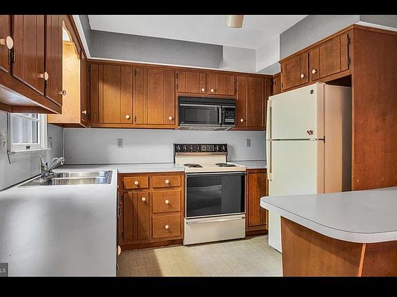 5th image of 4133 Nantucket Dr