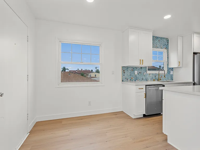 868 Emerald St #870.5 — Photo 5