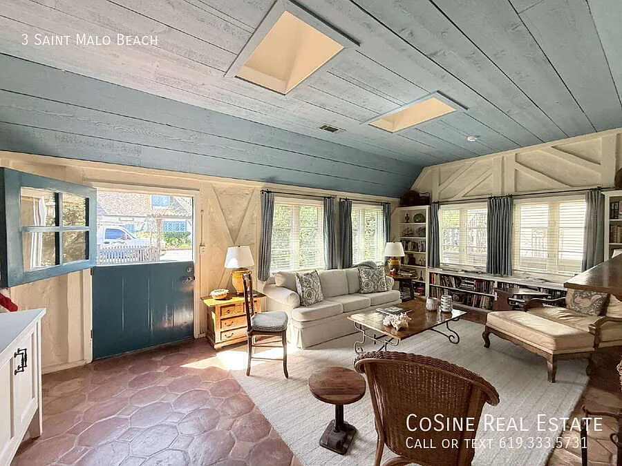 Coastal Elegance: Spacious 4BR/4BA Retreat in the gated Saint Malo community — Photo 4