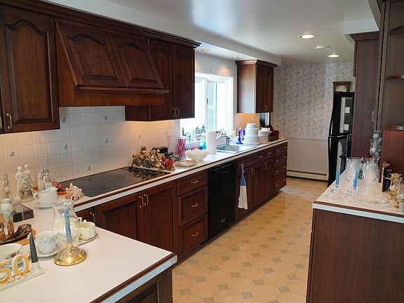 5th image of 29 Hunnewell Road