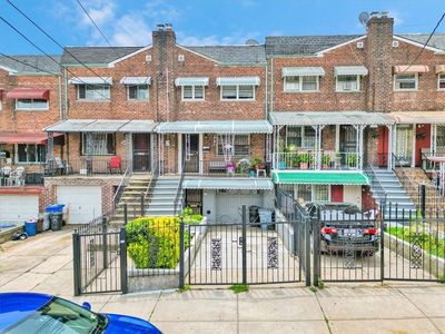 1048 E 216th Street, Bronx, NY, 10469