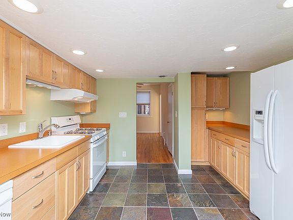 5th image of 1413 Scenic St