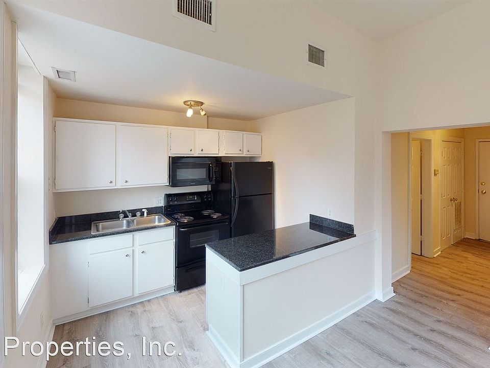 1st image of 320 W Grace St APT 1A