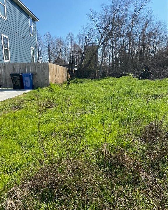 2nd image of 1715 Jourdan Ave