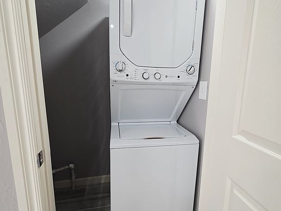 2nd image of 2722 N Lyons Dr