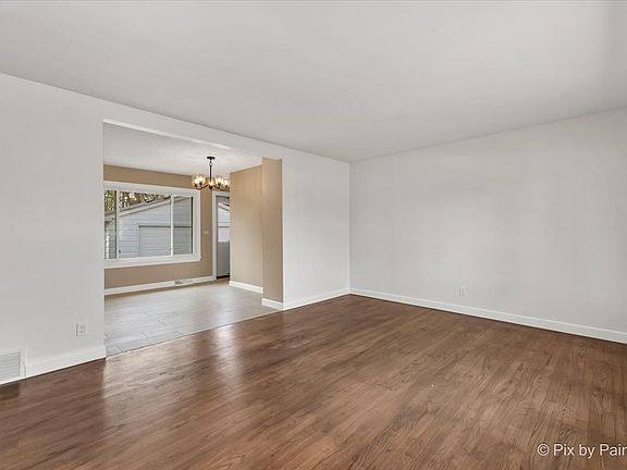 5th image of 410 Elden Dr