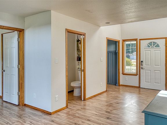 5th image of 32011 71st Avenue Ct E