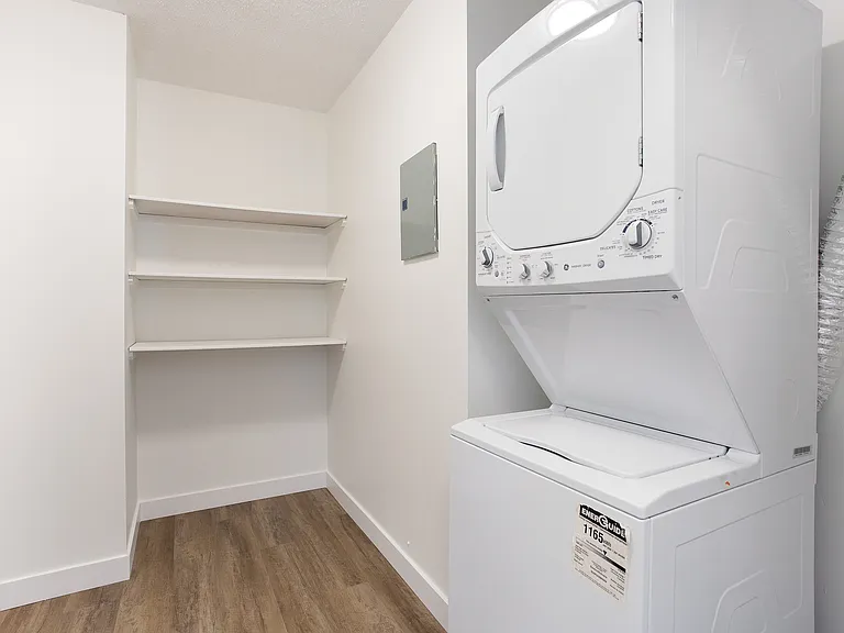 4637 Macleod Trl SW — Photo 11