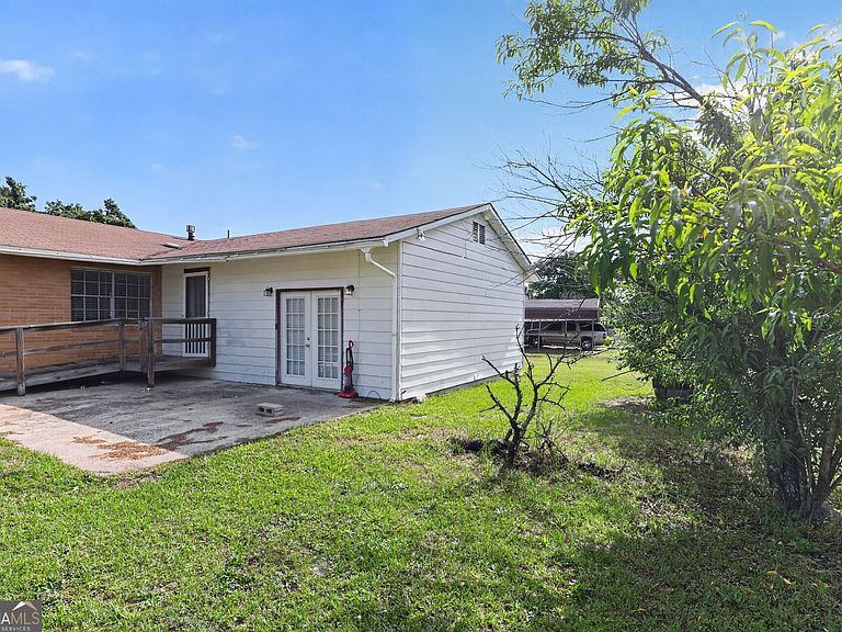 Listing photo 4